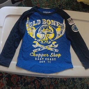 77 Kids by American Eagle long-sleeved graphic tee